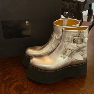 BRAND NEW R13 SILVER Engineer Double Stack boots.